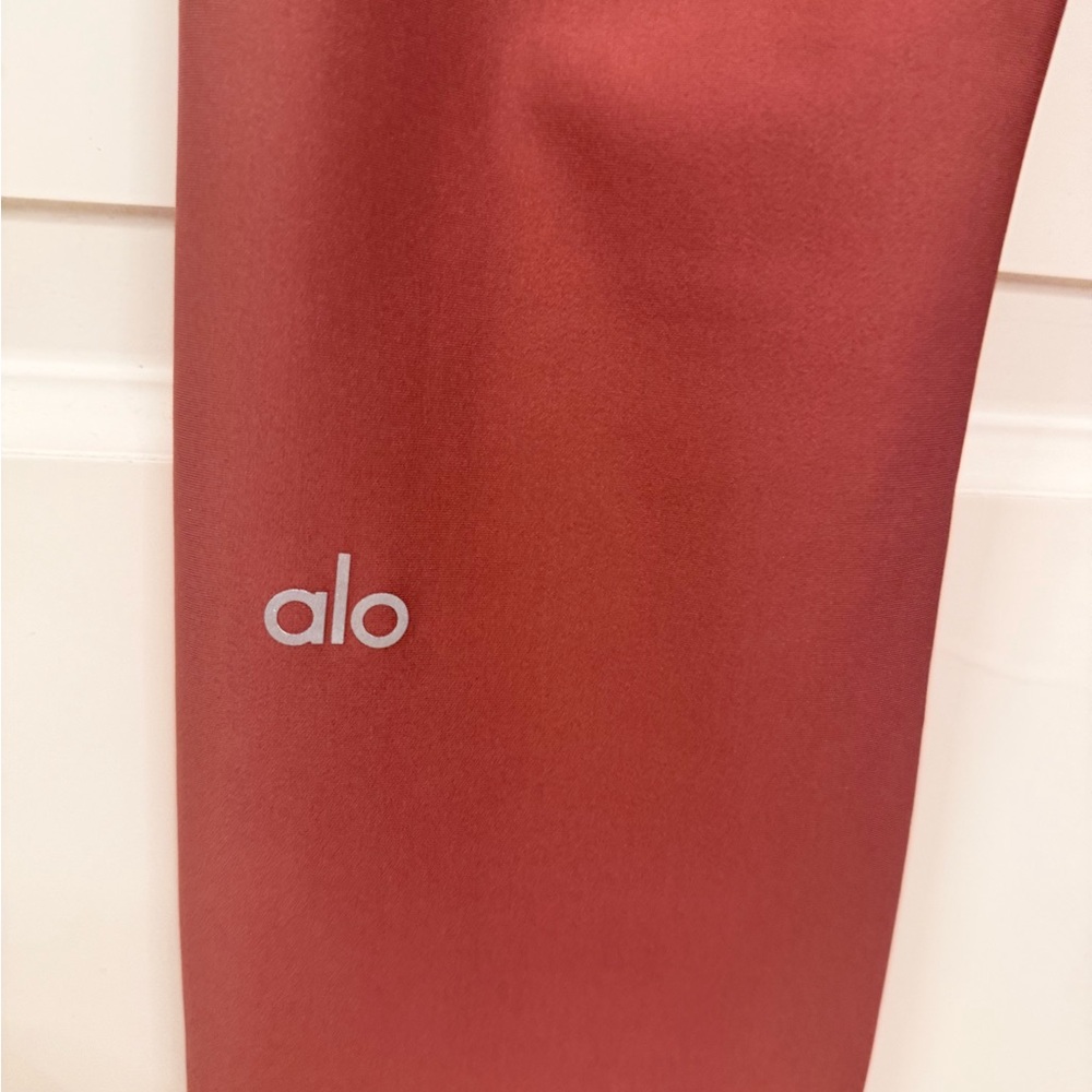 ALO Yoga Rust Red High-Waist Leggings with Black Waistband - Picture 3 of 4